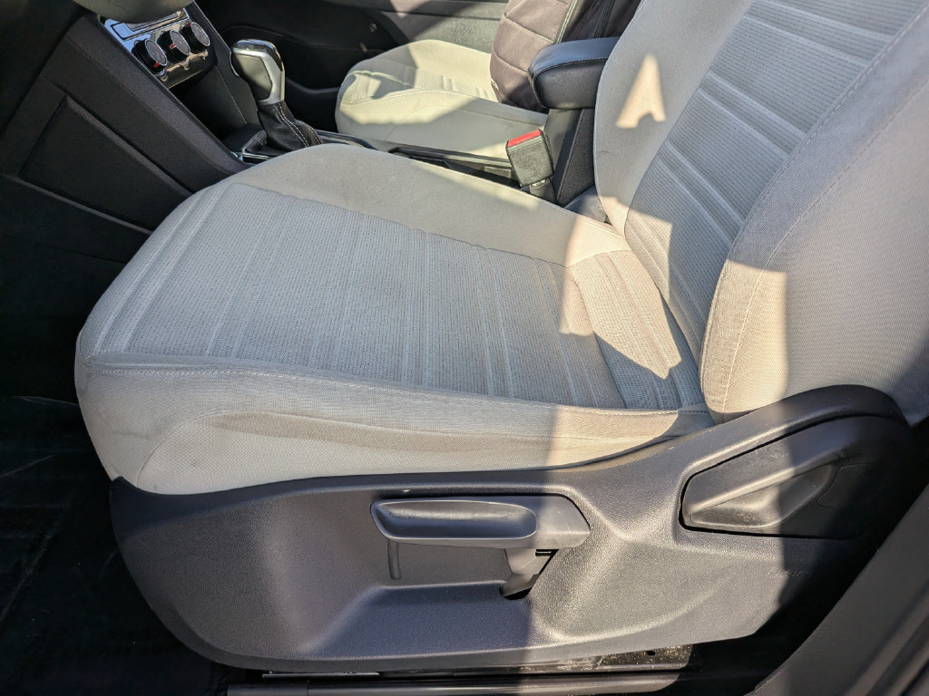 Certified 2023 Volkswagen Tiguan S FWD image 18