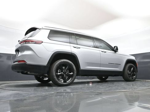 New 2026 Jeep Grand Cherokee L Limited w/ Limited Altitude Package AWD/4WD image 46