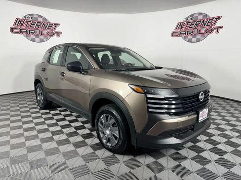 Used 2025 Nissan Kicks S AWD/4WD image 9