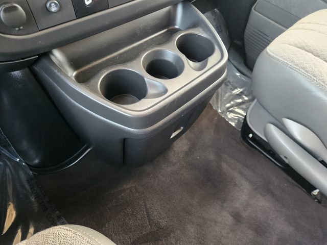 Used 2025 Chevrolet Express 3500 LS RWD image 21