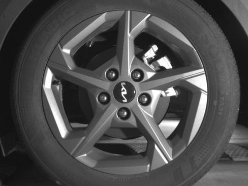 Used 2025 Kia K4 LXS image 14