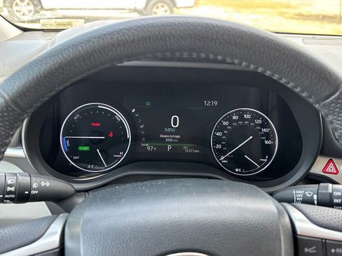 Certified 2023 Toyota Sienna Limited FWD image 16