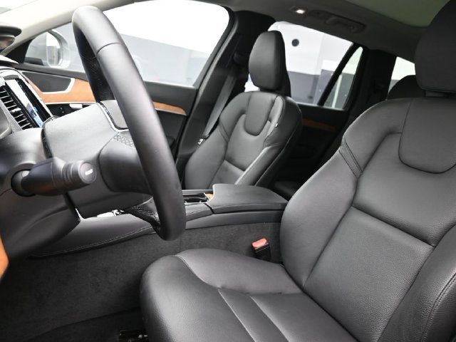 Used 2025 Volvo XC90 B6 Plus AWD/4WD image 10