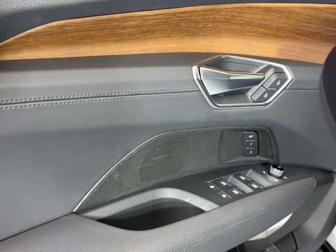 Used 2023 Audi e-tron GT Premium Plus image 13