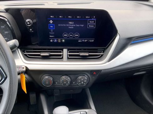 Used 2024 Chevrolet Trax LS w/ LS Convenience Package FWD image 34