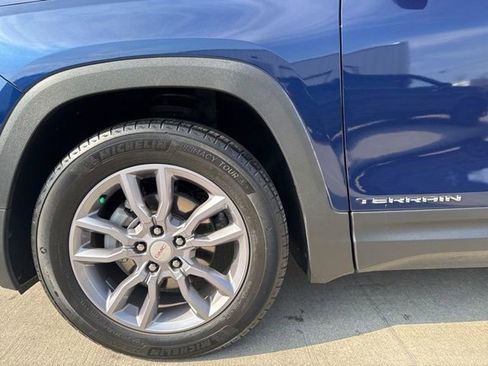 Used 2022 GMC Terrain SLT image 9