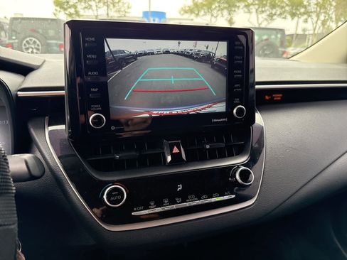 Used 2022 Toyota Corolla LE FWD image 25