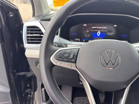 New 2025 Volkswagen Taos SE FWD image 14