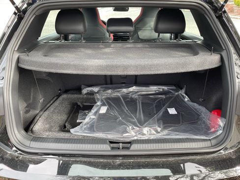 New 2026 Volkswagen GTI SE image 9