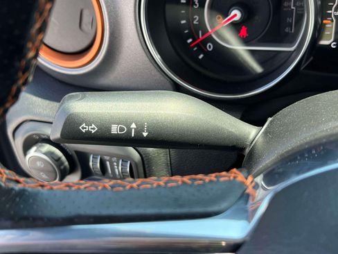 Used 2022 Jeep Gladiator Mojave w/ LED Lighting Group AWD/4WD image 19