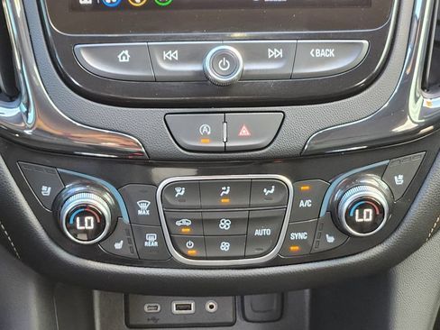 Used 2024 Chevrolet Equinox Premier AWD/4WD image 21