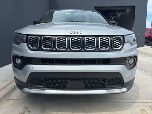 Used 2025 Jeep Compass Limited image 2