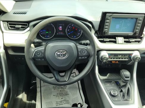 Used 2020 Toyota RAV4 XLE AWD/4WD image 14