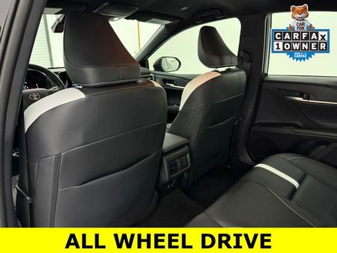Used 2025 Toyota Camry SE w/ Convenience Package image 31