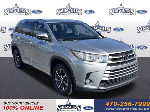 Used 2018 Toyota Highlander XLE image 1