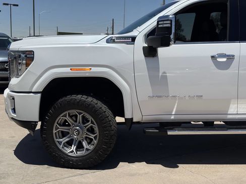 Used 2020 GMC Sierra 3500 Denali w/ Denali Ultimate Package AWD/4WD image 10