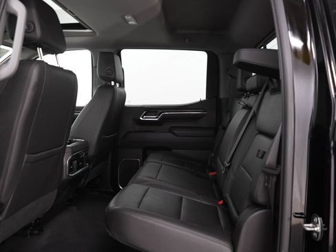 Used 2023 GMC Sierra 1500 SLT w/ SLT Premium Plus Package AWD/4WD image 15