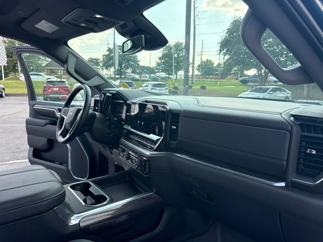 Used 2025 Chevrolet Silverado 2500 LTZ w/ LTZ Convenience Package AWD/4WD image 34