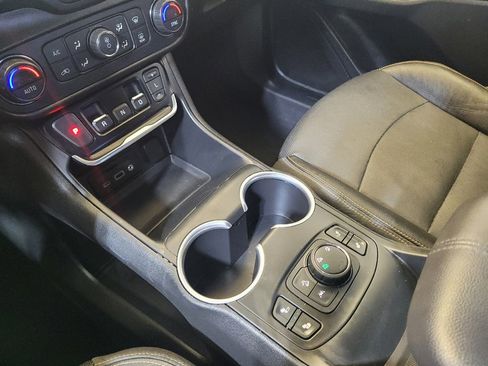 Used 2021 GMC Terrain SLT w/ Elevation Edition AWD/4WD image 26