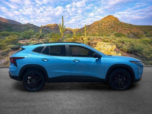 Used 2025 Chevrolet Trax ACTIV w/ Driver Confidence Package FWD image 3