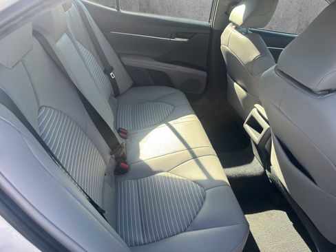Used 2018 Toyota Camry SE FWD image 20