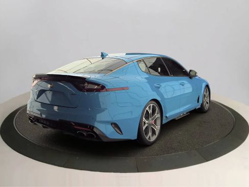 Used 2018 Kia Stinger GT w/ Limited Edition RWD image 2
