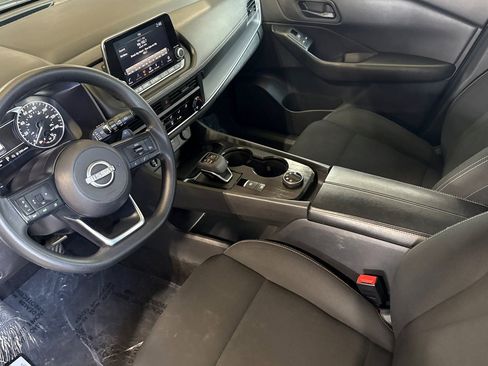 Used 2024 Nissan Rogue S AWD/4WD image 10