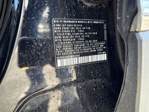 Used 2018 Volkswagen Tiguan SEL image 27