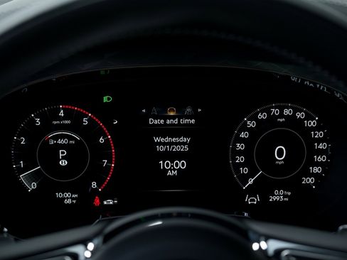 Certified 2025 Bentley Bentayga image 39