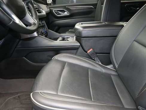 Used 2024 Chevrolet Tahoe Premier RWD image 13