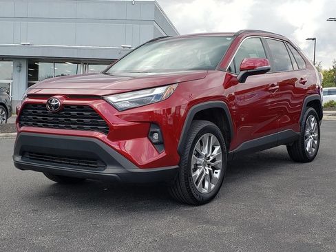 Used 2025 Toyota RAV4 XLE Premium w/ Weather Package AWD/4WD image 4