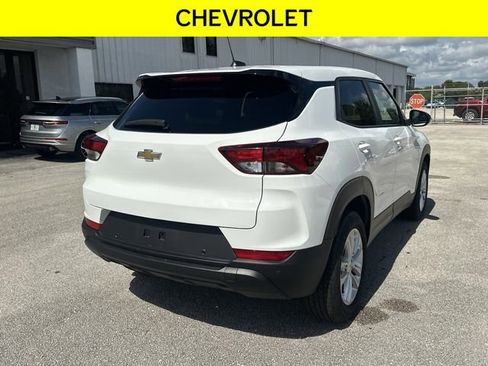 Used 2024 Chevrolet TrailBlazer LS w/ LS Convenience Package FWD image 8