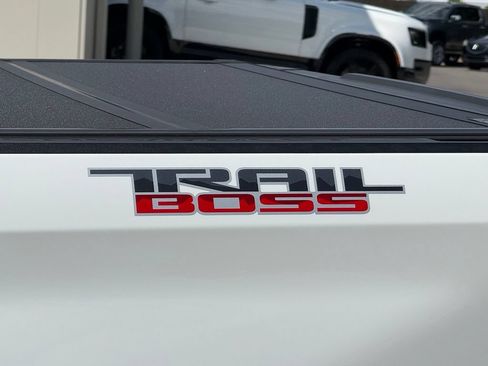 Used 2021 Chevrolet Silverado 1500 LT Trail Boss w/ Convenience Package II AWD/4WD image 48