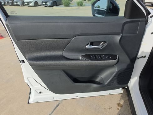 New 2026 Nissan Kicks SV w/ SV Premium Package FWD image 12