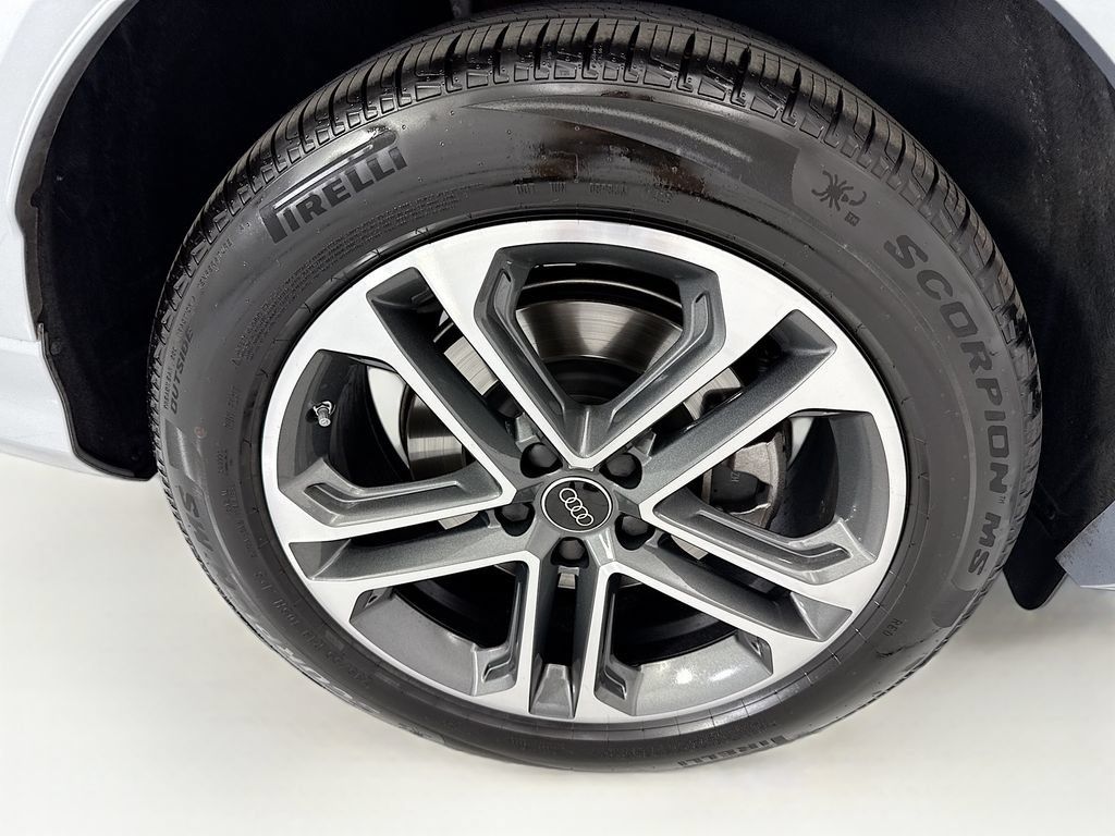 Used 2025 Audi Q5 Prestige AWD/4WD image 32