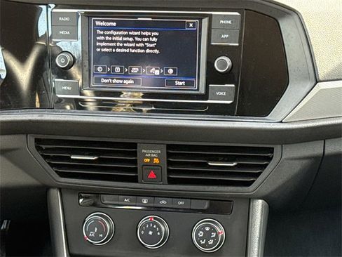 Used 2024 Volkswagen Jetta S image 11