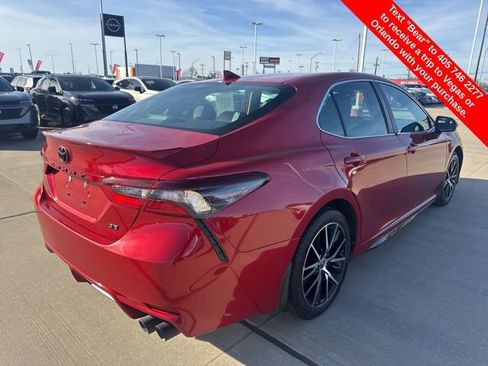 Used 2023 Toyota Camry SE image 5