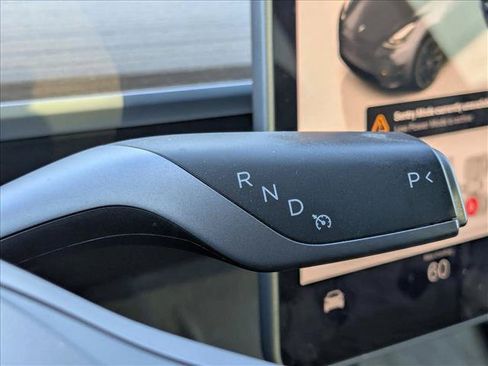 Used 2023 Tesla Model Y Long Range AWD/4WD image 11