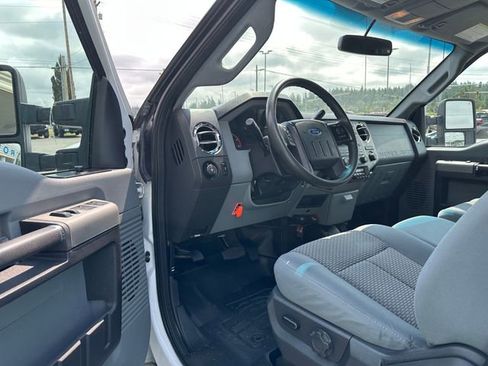 Used 2016 Ford F550 4x4 Crew Cab Super Duty image 15