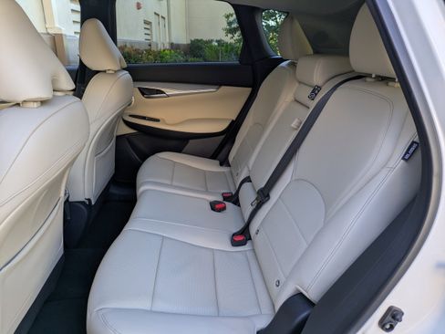 Used 2022 INFINITI QX50 Essential image 16