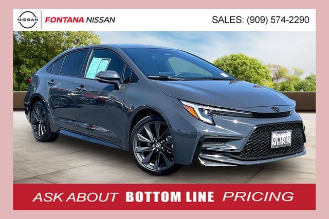 Used 2025 Toyota Corolla SE FWD image 1