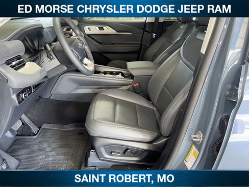 Used 2025 Ford Explorer Active w/ Active Comfort Package AWD/4WD image 21