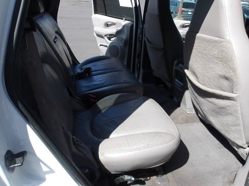 Used 2000 Ford Expedition XLT AWD/4WD image 12