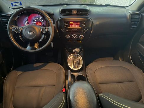 Used 2014 Kia Soul + FWD image 16