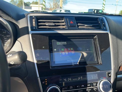 Used 2018 Subaru Outback 3.6R Limited image 12