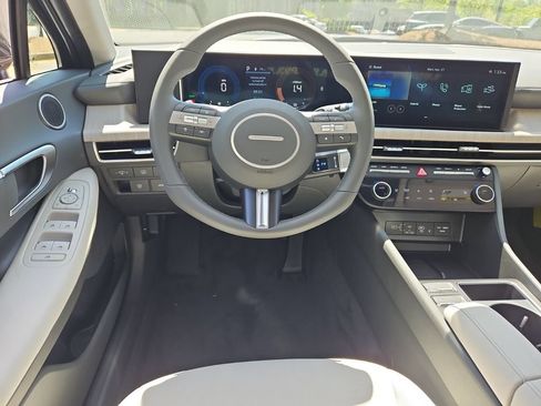 Used 2025 Hyundai Sonata SEL FWD image 8