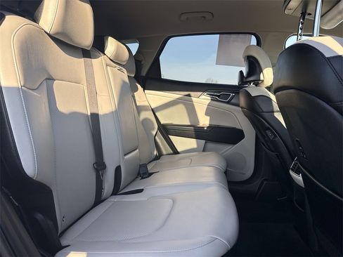 Used 2023 Kia Sportage EX image 24