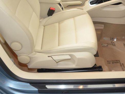 Used 2015 Volkswagen Eos Komfort FWD image 21