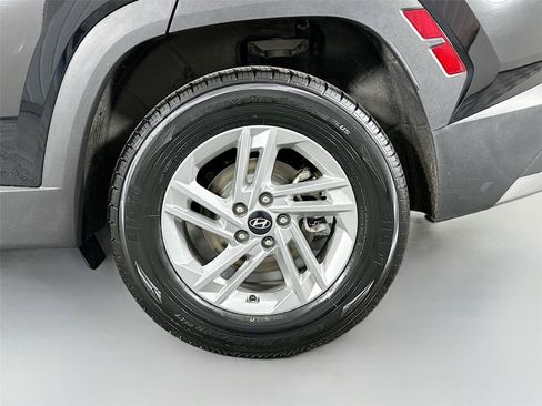 Used 2025 Hyundai Tucson SE AWD/4WD image 28