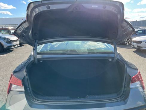 Used 2025 Hyundai Elantra SEL image 30